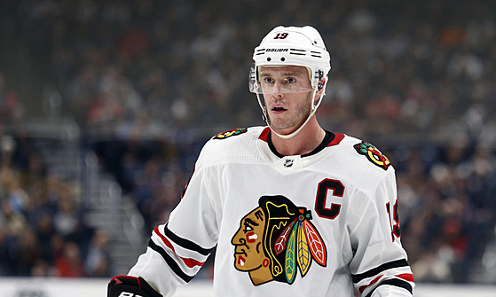 Útoník Jonathan Toews z Chicago Blackhawks