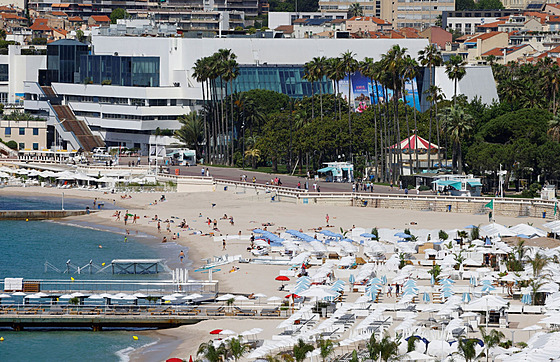 Pípravy festivalového paláce v Cannes