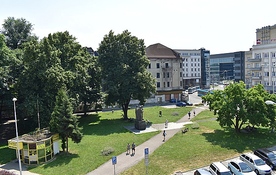 Současný stav náměstí Dr. E. Beneše.