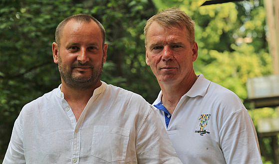 Roman Filák (vpravo) a Radim Sosna jeli pomáhat do obcí zasažených tornádem.