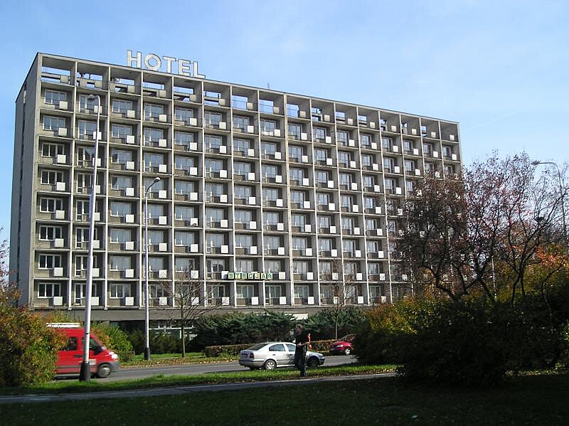 Bývalý hotel Stroja� v P�erov�.