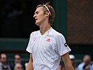 Amerian Sebastian Korda v osmifinále Wimbledonu