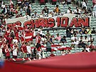 Dántí fanouci drí transparent na podporu Christiana Eriksena ped...