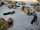 Píslunice smíeného izraelského batalionu Karakal. (14. bezna 2013)