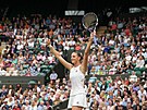 Karolína Plíková se raduje z vítzství ve tvrtfinále Wimbledonu.