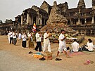 Chrámový komplex Angkor Wat, který je svou celkovou výmrou kolem 1 km&#178;...