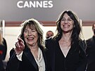 Jane Birkinová a její dcera Charlotte Gainsbourgová (Cannes, 7. ervence 2021)