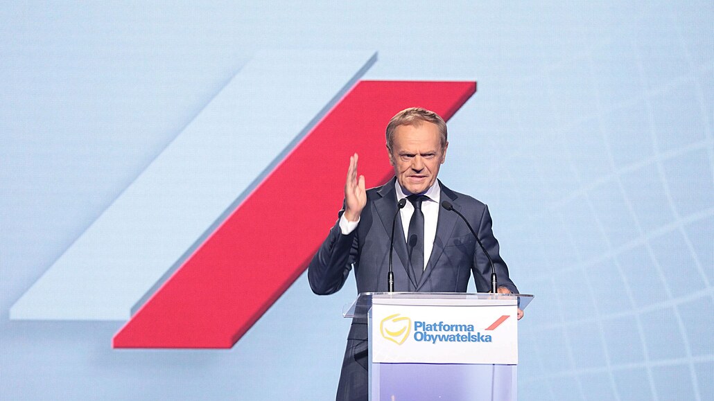 Bývalý p�edseda Evropské rady a expremiér Polska Donald Tusk mluví b�hem sjezdu...