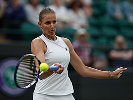 Karolna Plkov ve tvrtfinle Wimbledonu