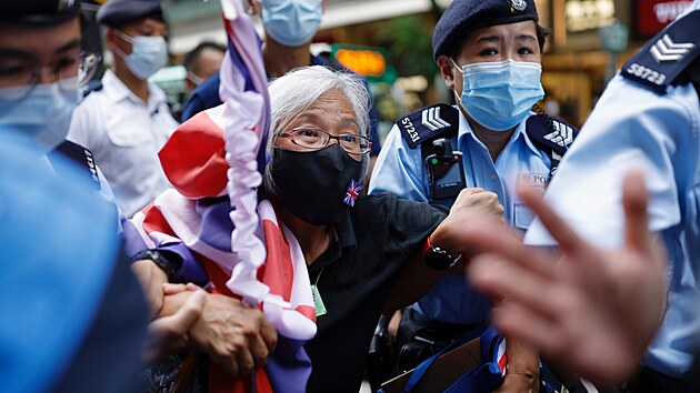 Hongkong si pipomn 24. vro pechodu pod sprvu pevninsk ny. (1. ervence 2021)