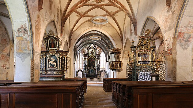 Kostel kadaskho frantiknskho kltera je nyn kompletn zrekonstruovan.