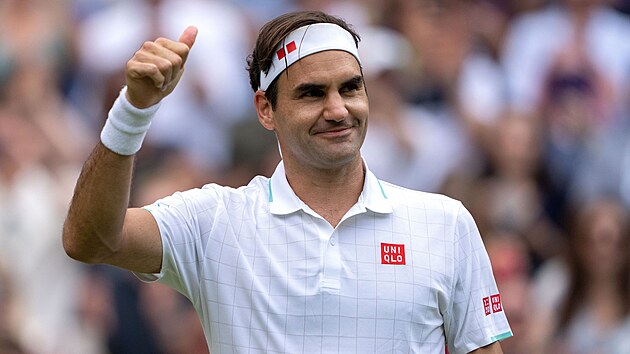 Roger Federer slaví ve Wimbledonu postup do osmifinále.