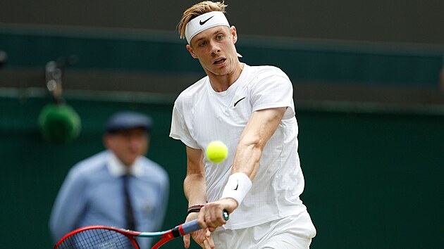 Denis Shapovalov ve čtvrtfinále Wimbledonu