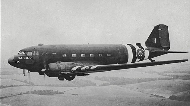 Historický snímek druhoválečného stroje Douglas C-47 Dakota