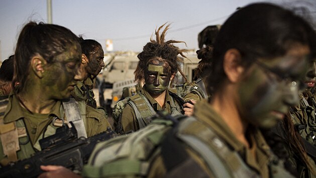 Pslunice smenho izraelskho batalionu Karakal. (13. bezna 2013)