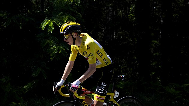 Tadej Pogaar ve dvanct etap Tour de France.