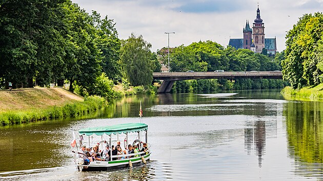 Lo Smiice voz turisty na Labi v Hradci Krlov (24. 6. 2021) 