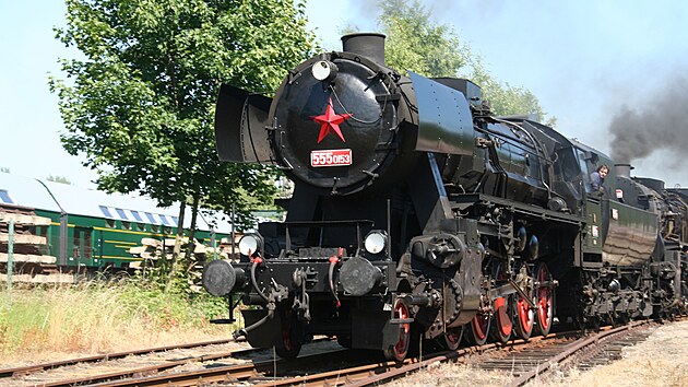 O letních prázdninách začne nostalgické vlaky na Orlickoústecku tahat nová parní lokomotiva, kterou získalo Muzeum starých strojů a technologií v Žamberku.