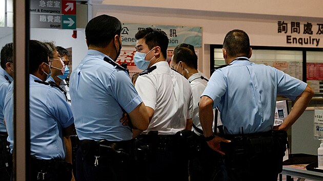 tonk v Hongkongu pobodal policistu.
(1. ervence 2021)