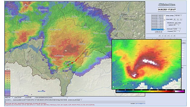 Snmek intenzity srek ve vce 2 km na jihovchod Moravy 17:20 UTC 24. 6. 2021 v porovnn s drhou tornda (radarov s HM). V pravm dolnm rohu analogick snmek z radaru Mal Javornk (SHM).