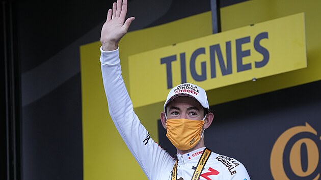 Ben O'Connor se raduje z vítězství v deváté etapě Tour de France.