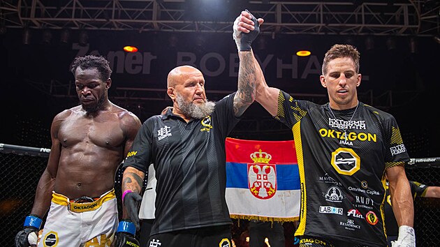 Srbsk MMA zpasnk Bojan Velickovic zvtzil na prvnm turnaji Oktagonu.