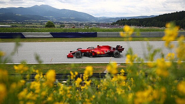 Carlos Sainz Jr. z Ferrari v trninku na Velkou cenu Rakouska