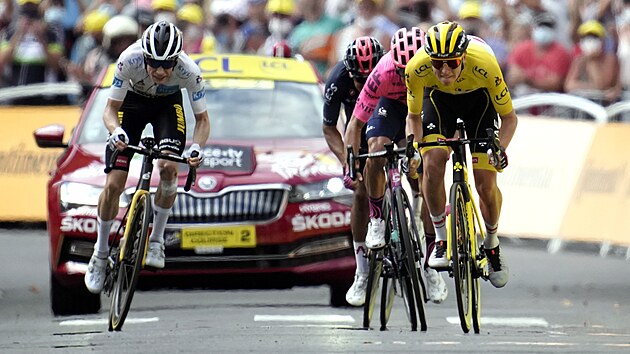 Jonas Vingegaard (vlevo) na Tour de France