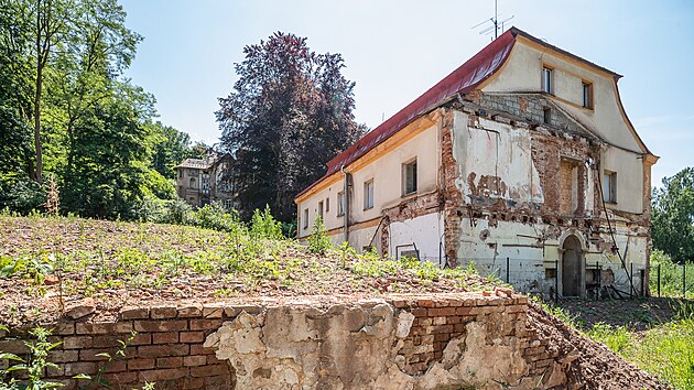 Pvodn lzn v Blovsi po sten demolici (29. ervna 2021)