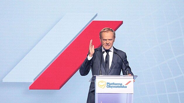 Bval pedseda Evropsk rady a expremir Polska Donald Tusk mluv bhem sjezdu polsk hlavn opozin strany Obansk platforma ve Varav v Polsku 3. ervence 2021.