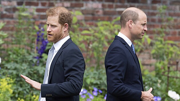Prince Harry a princ William na odhalen sochy princezny Diany (Londn, 1. ervence 2021)