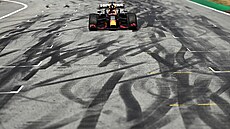 Max Verstappen ze stáje Red Bull ve svém monopostu po vítzství na Velké cen...