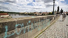 Neznámý vandal posprejoval Karlův most. (9. července 2021) | na serveru Lidovky.cz | aktuální zprávy