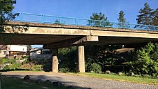 Dvojice starých silniních most na silnici tetí tídy íslo 25817 ve Rtyni...