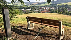 V nejrznjích lokalitách v Ratiboi vzniklo celkem 18 laviek a odpoívadel....