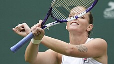 BUDU HRT O TITUL. Karolna Plkov se raduje z postupu do finle Wimbledonu.