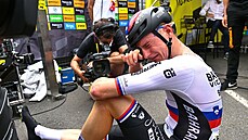 Slzy tstí. Matej Mohori si pipsal své první vítzství na Tour de France.