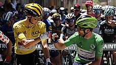 Mark Cavendish a Tadej Pogaar ped startem dvanácté etapy Tour de France.