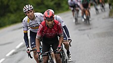 Nairo Quintana táhne Omar Fraileho a Michaela Woodse bhem deváté etapy Tour de...