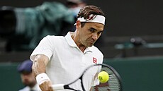 výcar Roger Federer bhem osmifinále Wimbledonu.