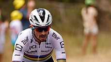 Julian Alaphilippe bhem úniku v 11. etap Tour de France.