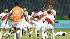 Peruántí fotbalisté slaví postup do semifinále Copa América.