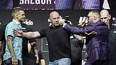 Prezident UFC Dana White se snaí udret od sebe MMA zápasníky Conora McGregora...