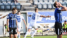 Jakub Pl�ek z ma�arského týmu Puskás Akadémia se raduje z gólu v utkání s...