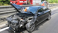 Na dálnici D46 odlétlo z náv�su projí�d�jícího kamionu �patn� upevn�né kolo a...