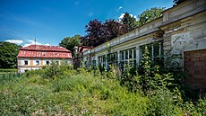 Priessnitzovy léčebné lázně nechaly zbourat zdevastované budovy starých lázní v...