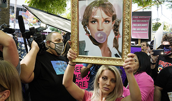 Lidé v ulicích podpoili zpvaku Britney Spears v kauze opatrovnictví jejího...