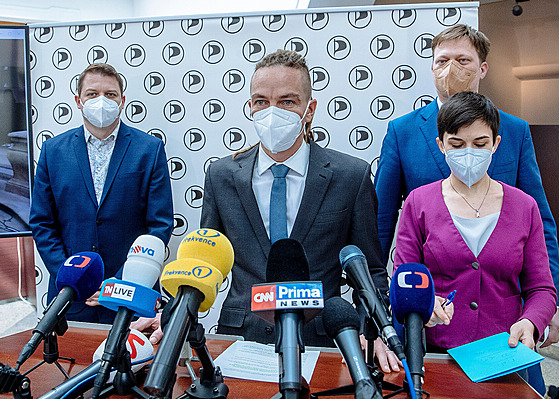 Ivan Barto (eská pirátská strana) na tiskové konferenci.