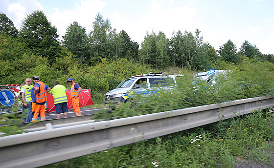 Tragická nehoda na několik hodin uzavřela provoz na dálničním přivaděči u...