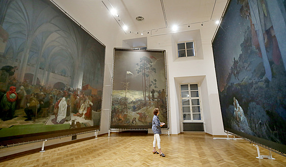 Inspekce z Galerie hlavního m�sta Prahy v Moravském Krumlov� posv�tila záp�j�ku...